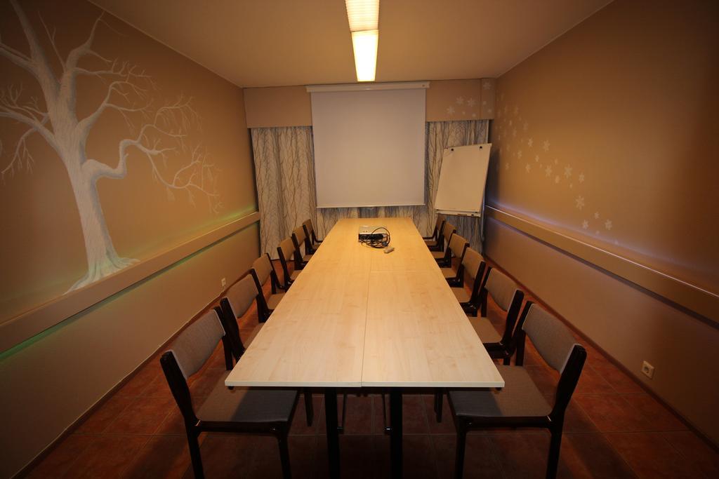 Hotel Aakenus Рованиеми Екстериор снимка