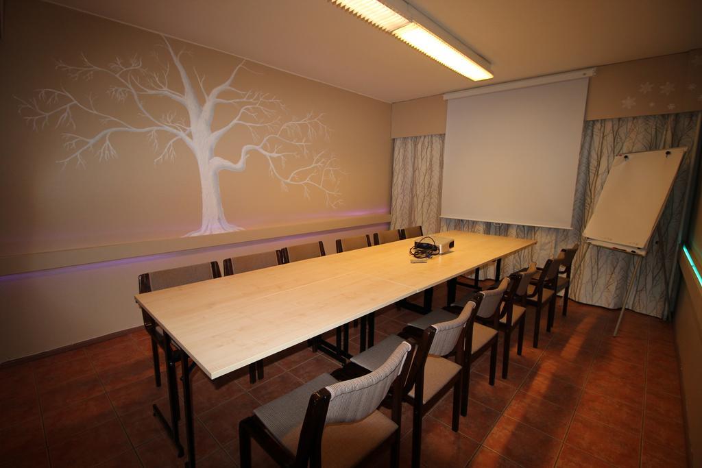 Hotel Aakenus Рованиеми Екстериор снимка