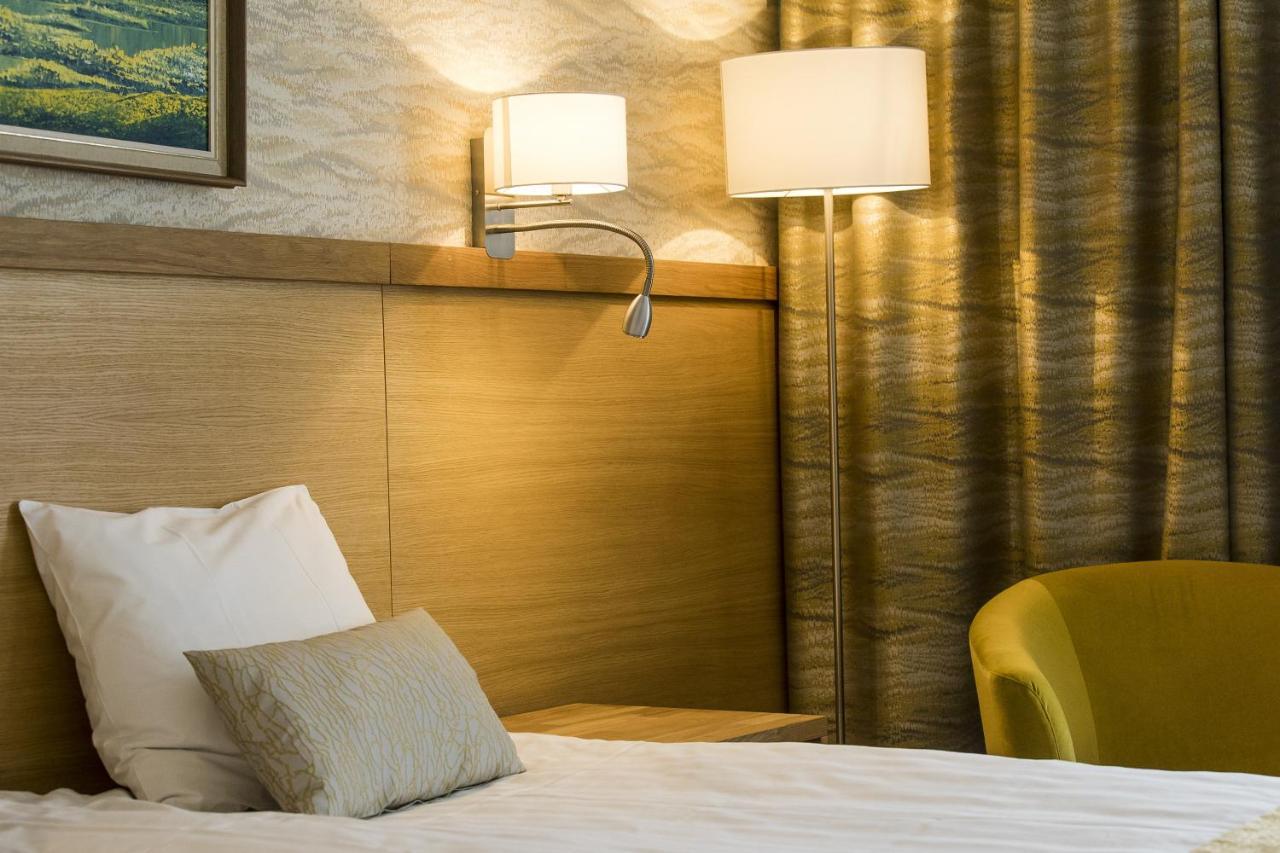 Hotel Aakenus Рованиеми Екстериор снимка