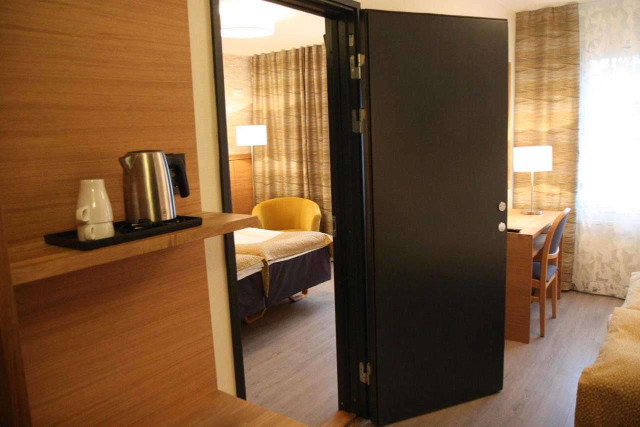 Hotel Aakenus Рованиеми Екстериор снимка