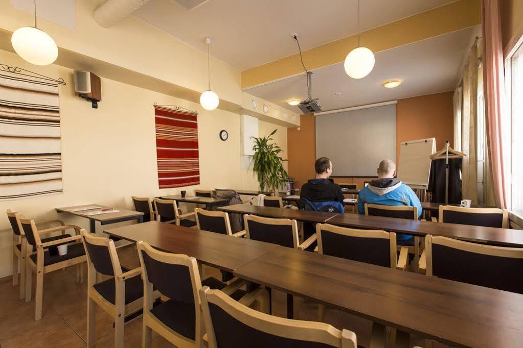 Hotel Aakenus Рованиеми Екстериор снимка